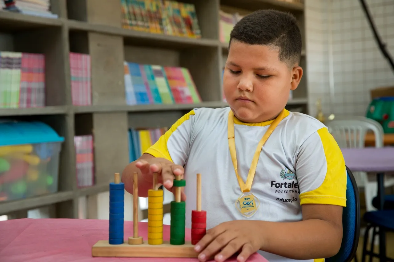Na trajetória escolar, Lucas Raí sempre estudou na rede pública