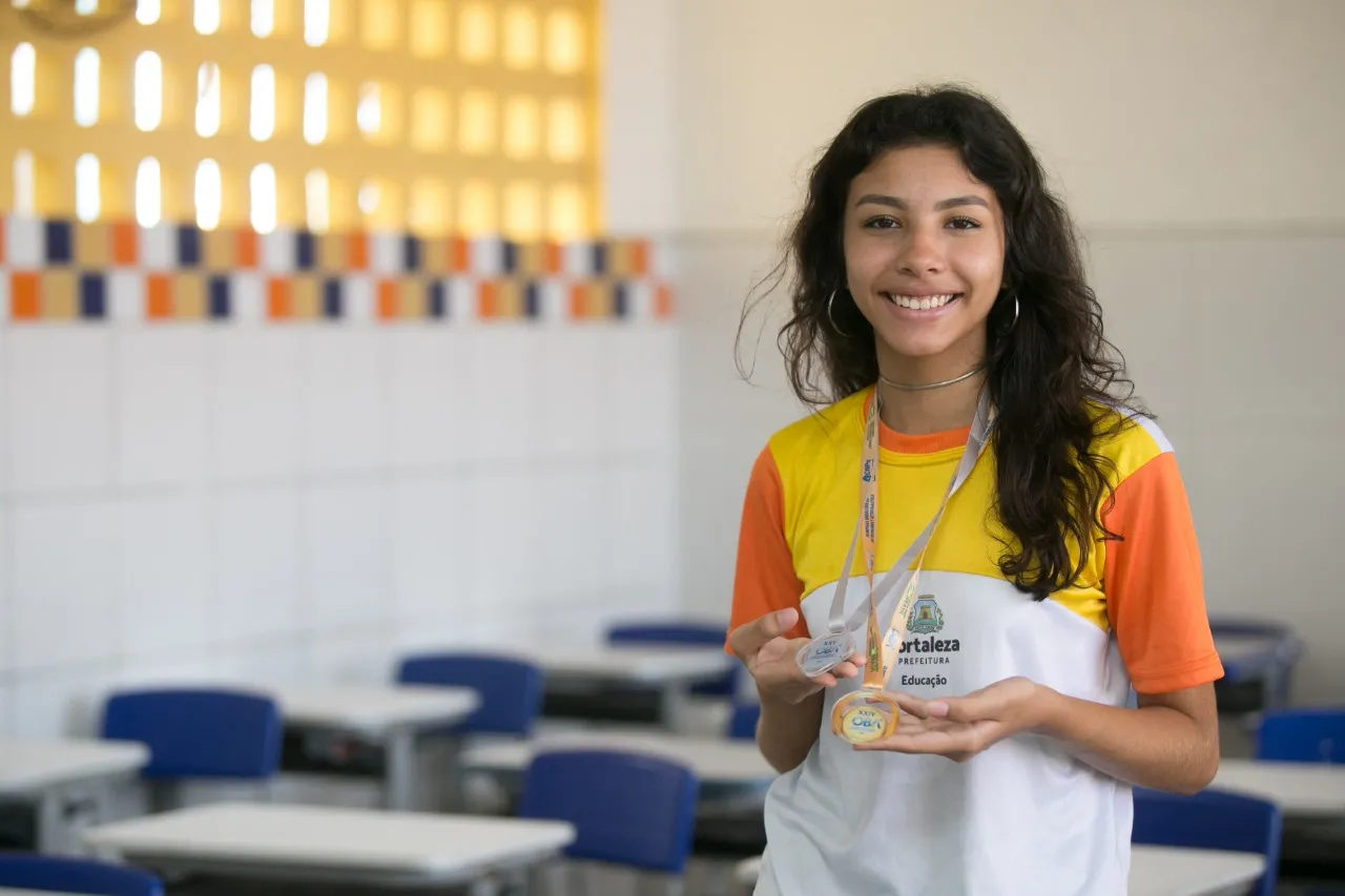 Do estereótipo ao contato real, Isabel mudou a percepção sobre a escola pública.