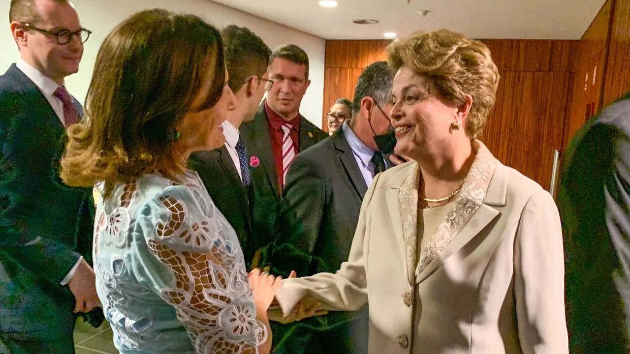 Primeira governadora do Ceará com a primeira mulher presidente do Brasil, Dilma Rousseff