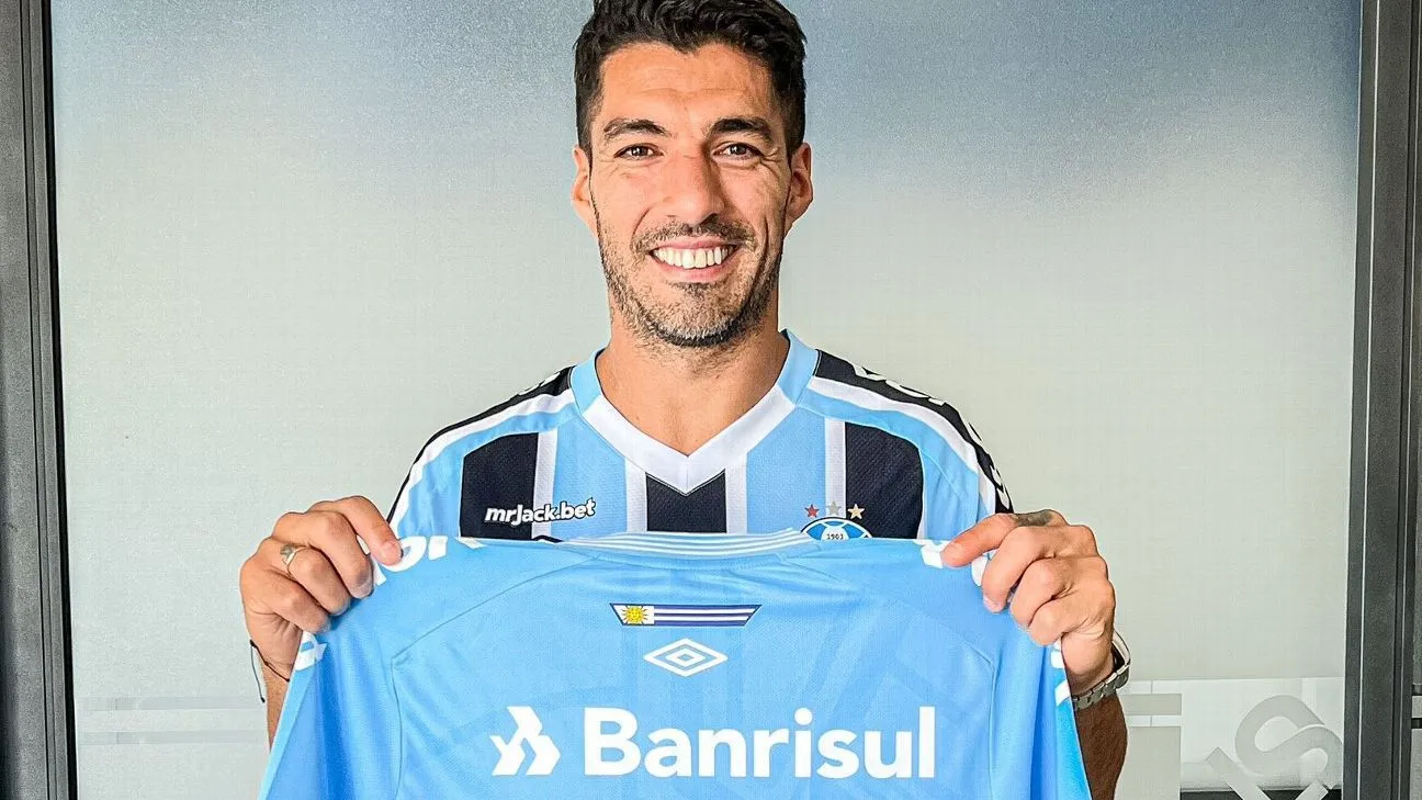 O atacante uruguaio Suárez foi contratado pelo Grêmio para 2023