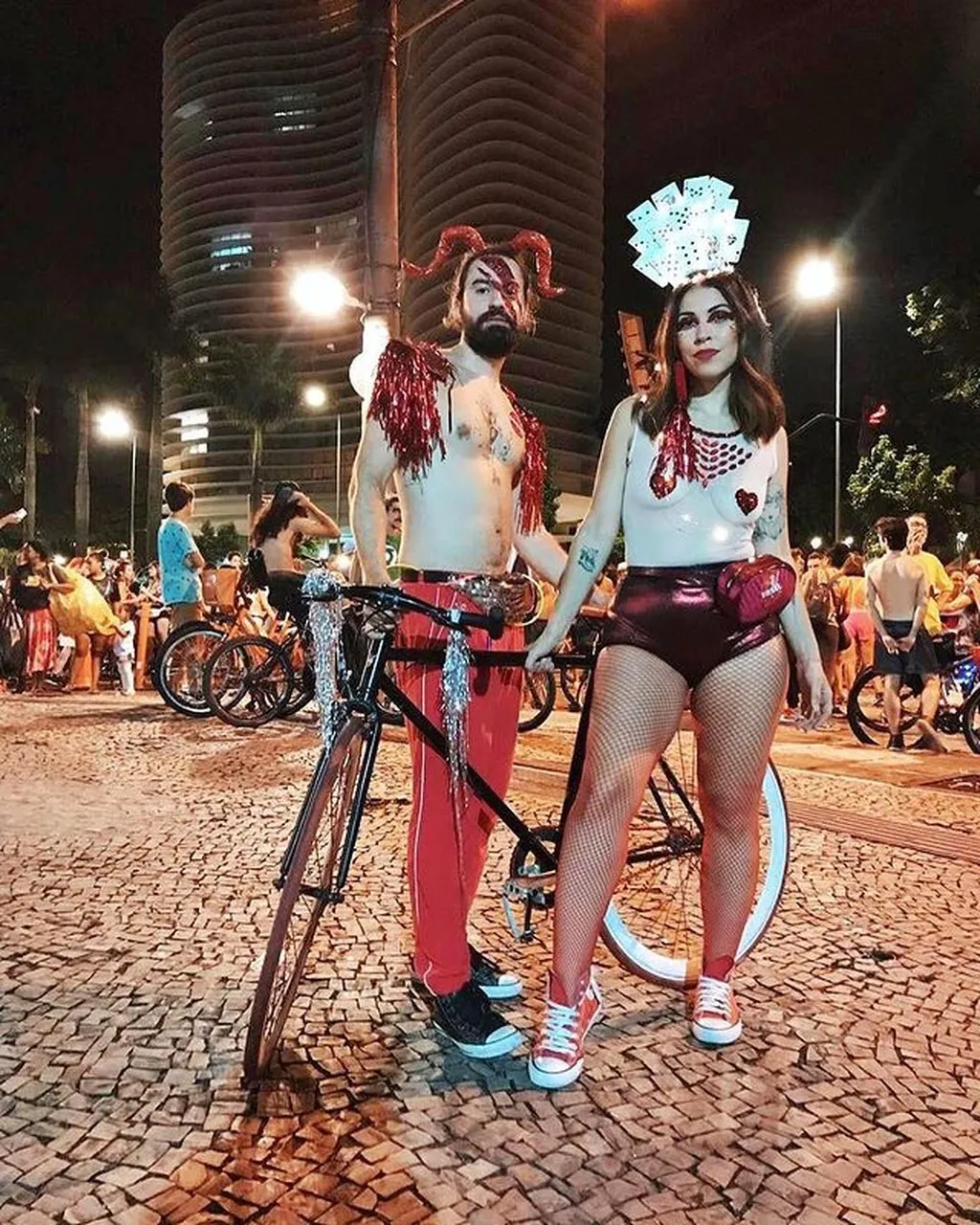 Fantasia de casal produzida por Naty com o marido