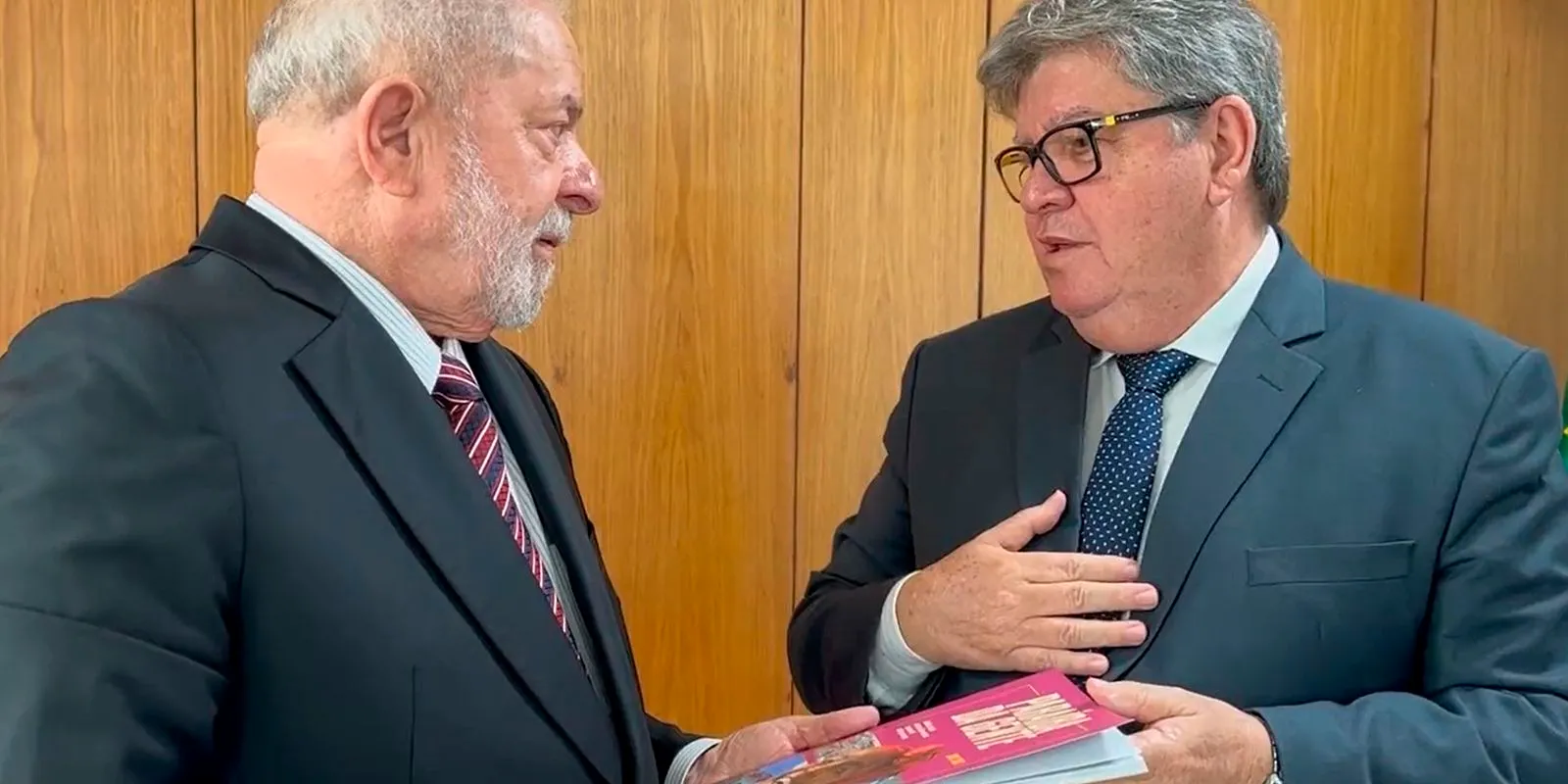 João Azevedo foi primeiro governador a se reunir com Lula, quando discutiram também questões relacionadas ao Nordeste