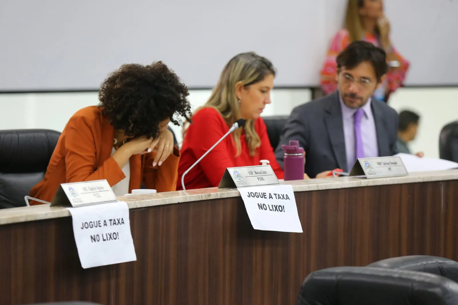 Vereadores de oposição à esquerda são contrários à taxação
