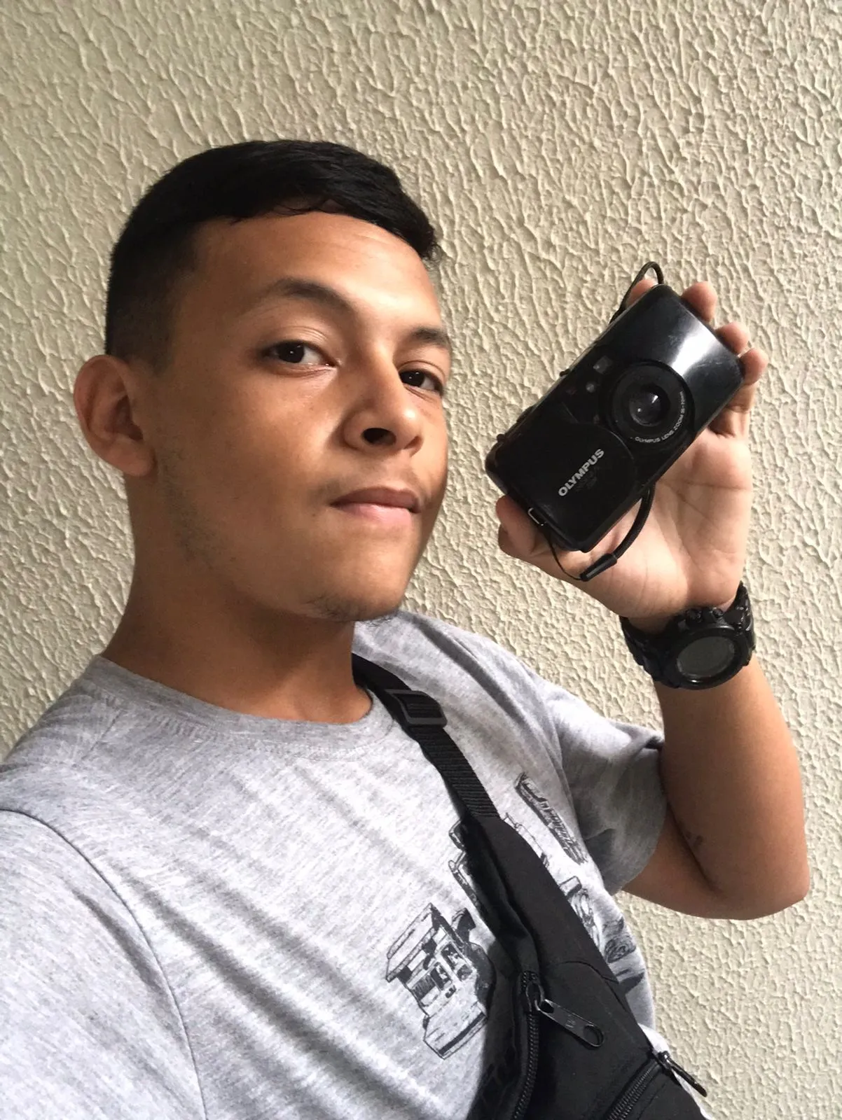 Aos 21 anos, Biel Sousa adquiriu uma Cybershot nos idos de 2013; agora, está colocando o equipamento novamente na ativa
