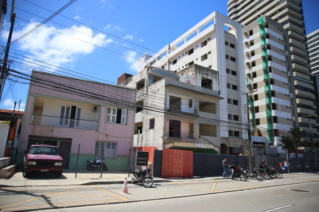 Vendida em 2021, a última casa da Av. Beira-Mar dará espaço a um prédio de luxo.
