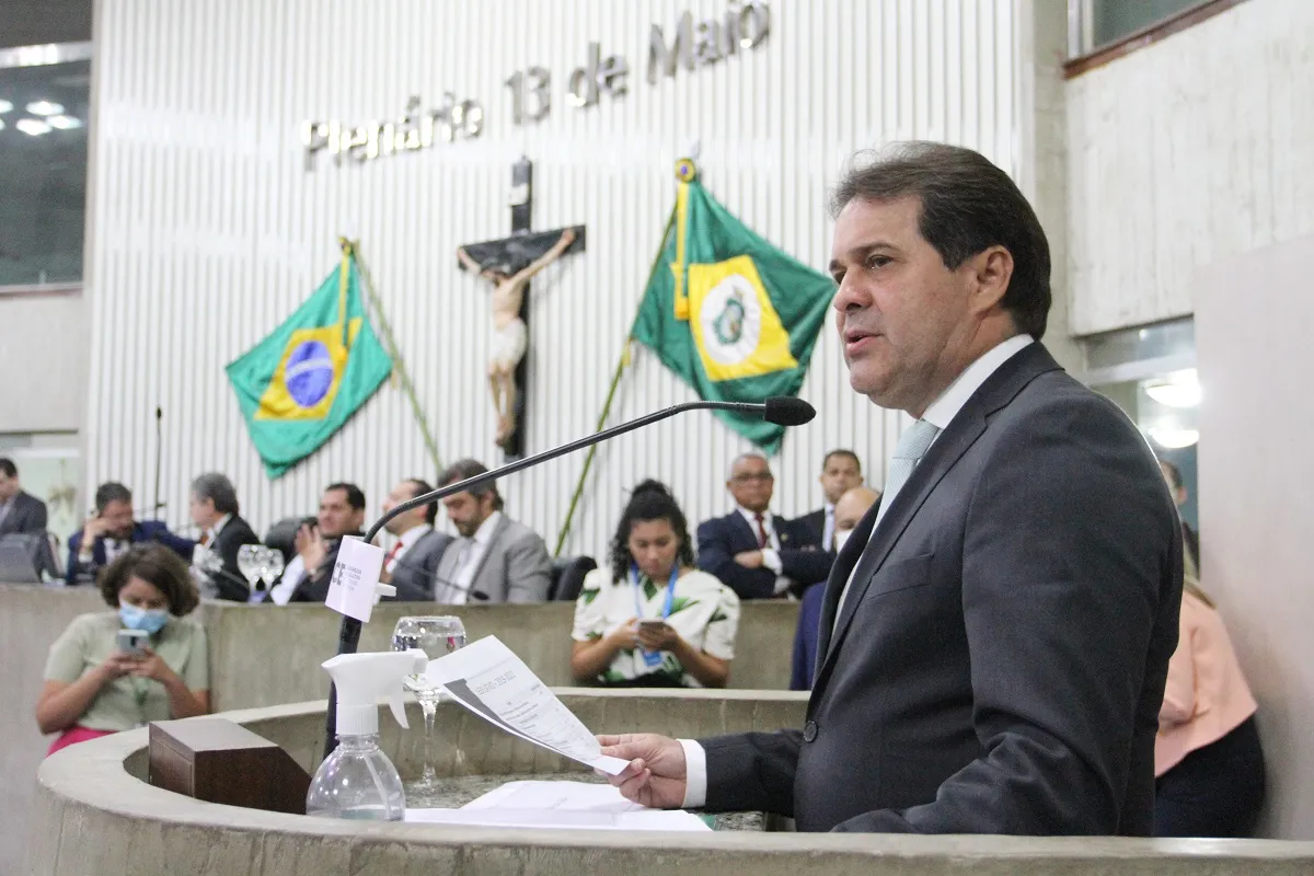 O nome de Evandro Leitão é consenso entre parlamentares e líderes partidários para a recondução para a presidência da Assembleia