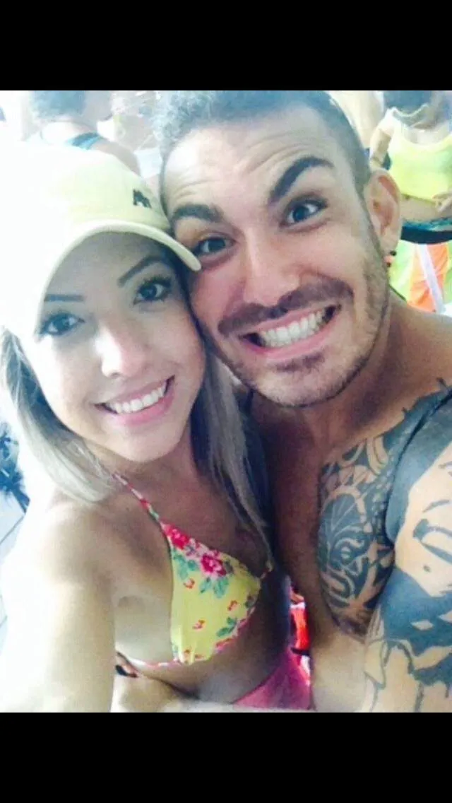 Primeira foto tirada pelo casal, quando ainda eram amigos, no carnaval de Pernambuco