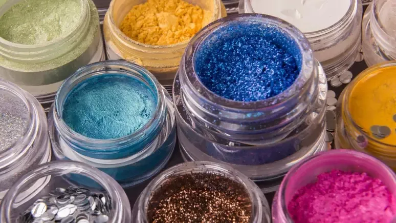 Glitter comercializado precisará seguir algumas regras, caso proposta seja aprovada