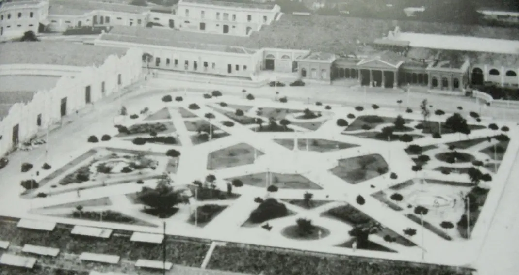 Imagem da Praça da Estação começo dos anos 1930
