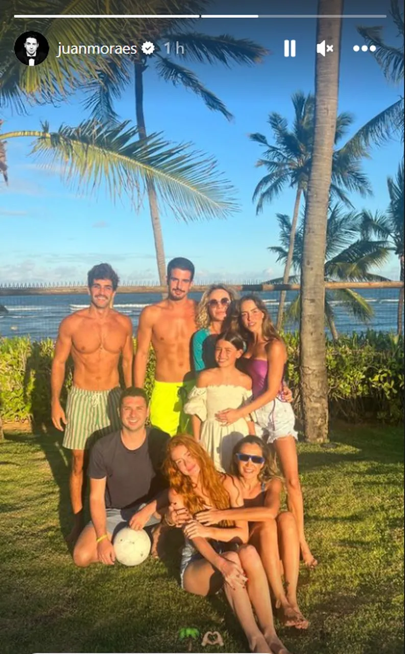 Empresário compartilhou foto com Marina Ruy Barbosa e Enzo Celulari