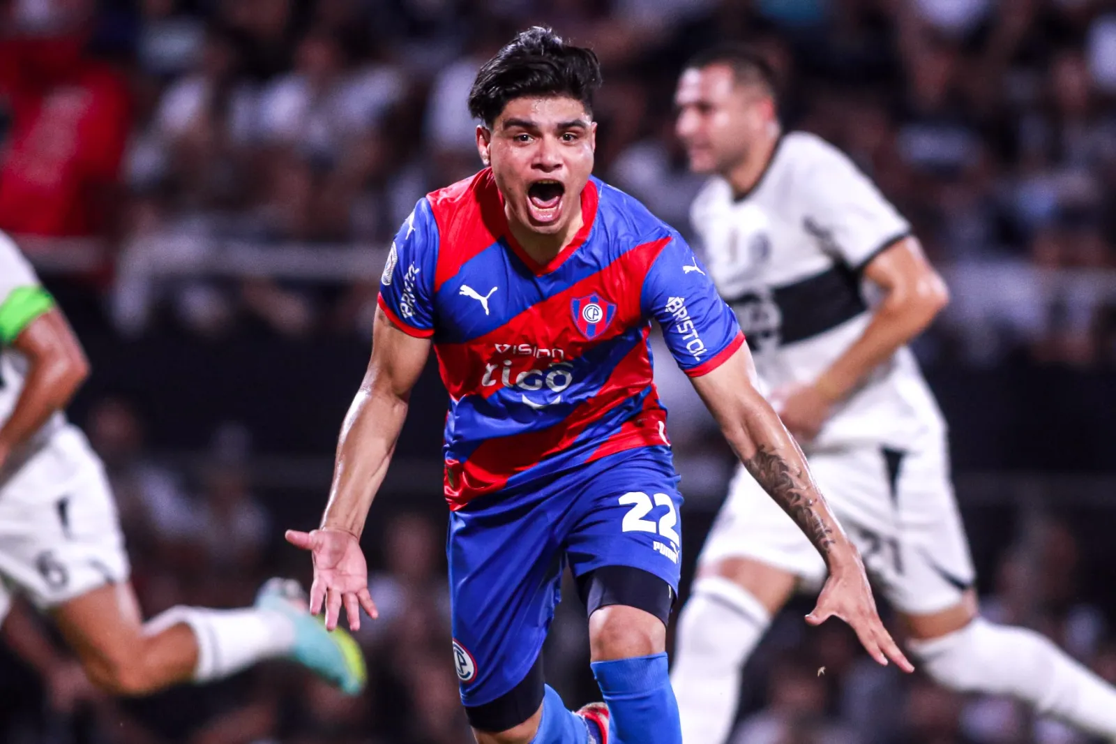 No sábado (4), o Cerro Porteño-PAR empatou com o Olímpia-PAR em 2 a 2 pelo Campeonato Paraguaio