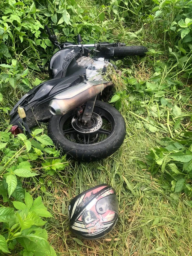 No dia da ocorrência, uma motocicleta preta sem placas, usada no crime, foi localizada e apreendida pela Polícia
