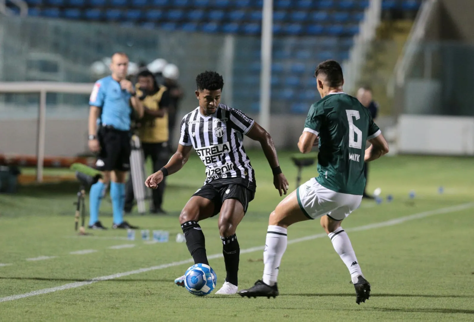 O lateral-direito Warley é titular no sistema defensivo do Ceará