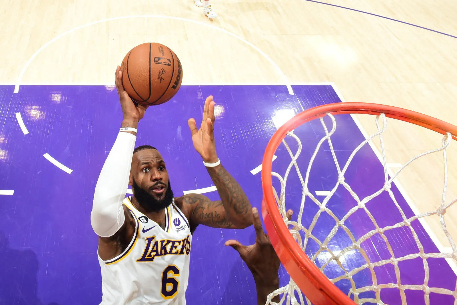O norte-americano LeBron James é considerado uma lenda do basquete mundial