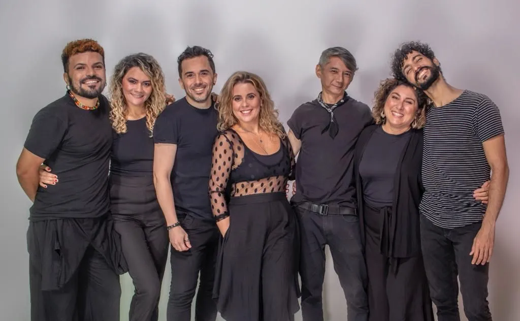 Equipe do espetáculo “Choveu e as Nuvens Caíram no Chão”