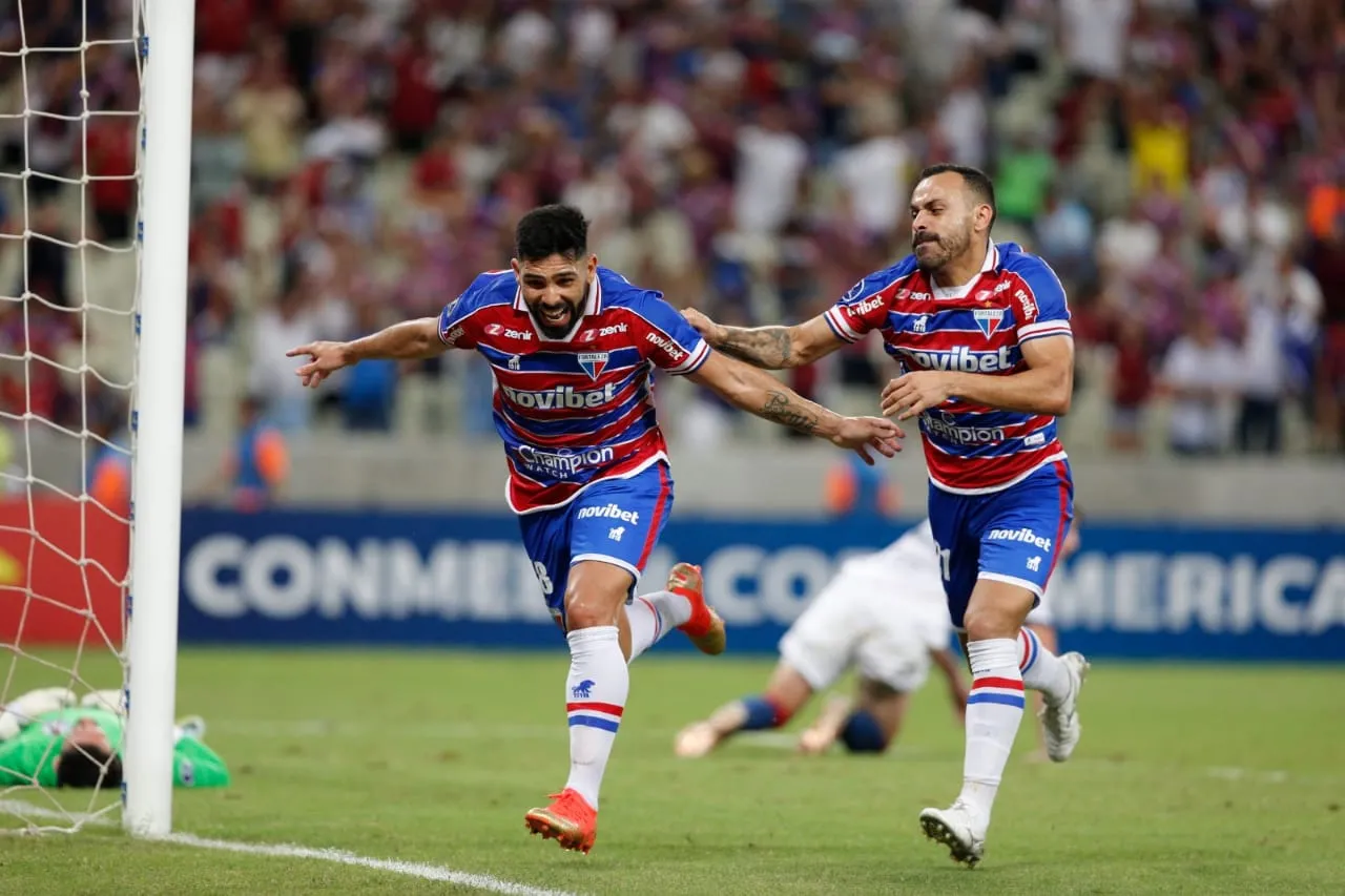 Silvio Romero participou bem do Fortaleza contra o San Lorenzo-ARG