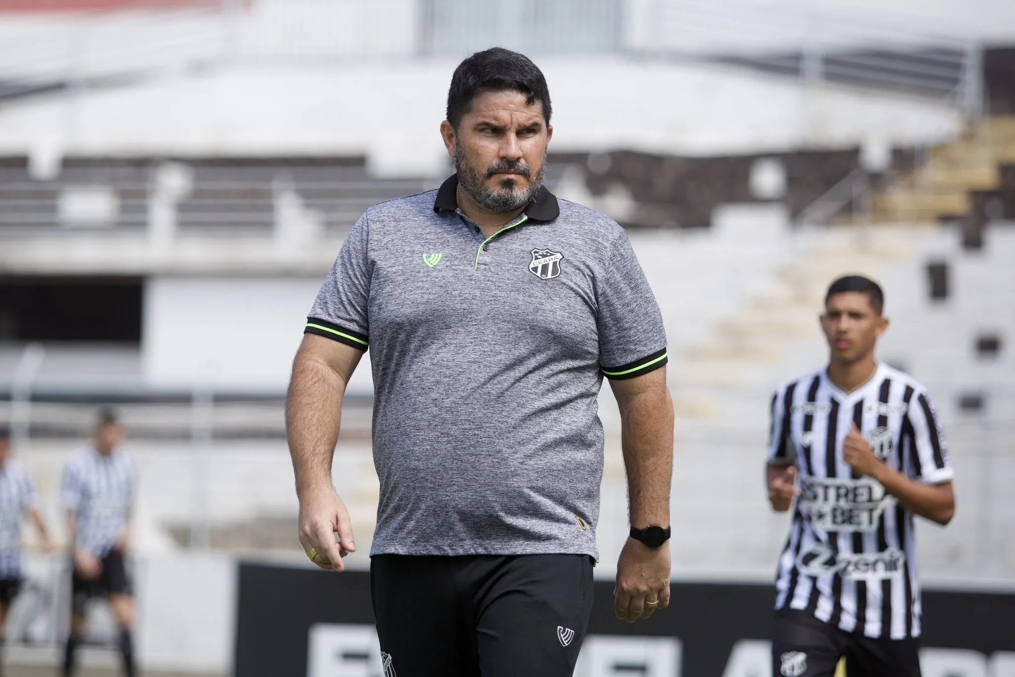 Eduardo Barroca tem um mês de trabalho no comando do Ceará