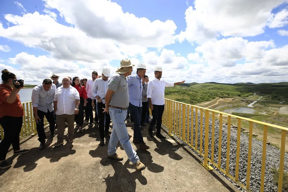 Vistoria na barragem de Jati