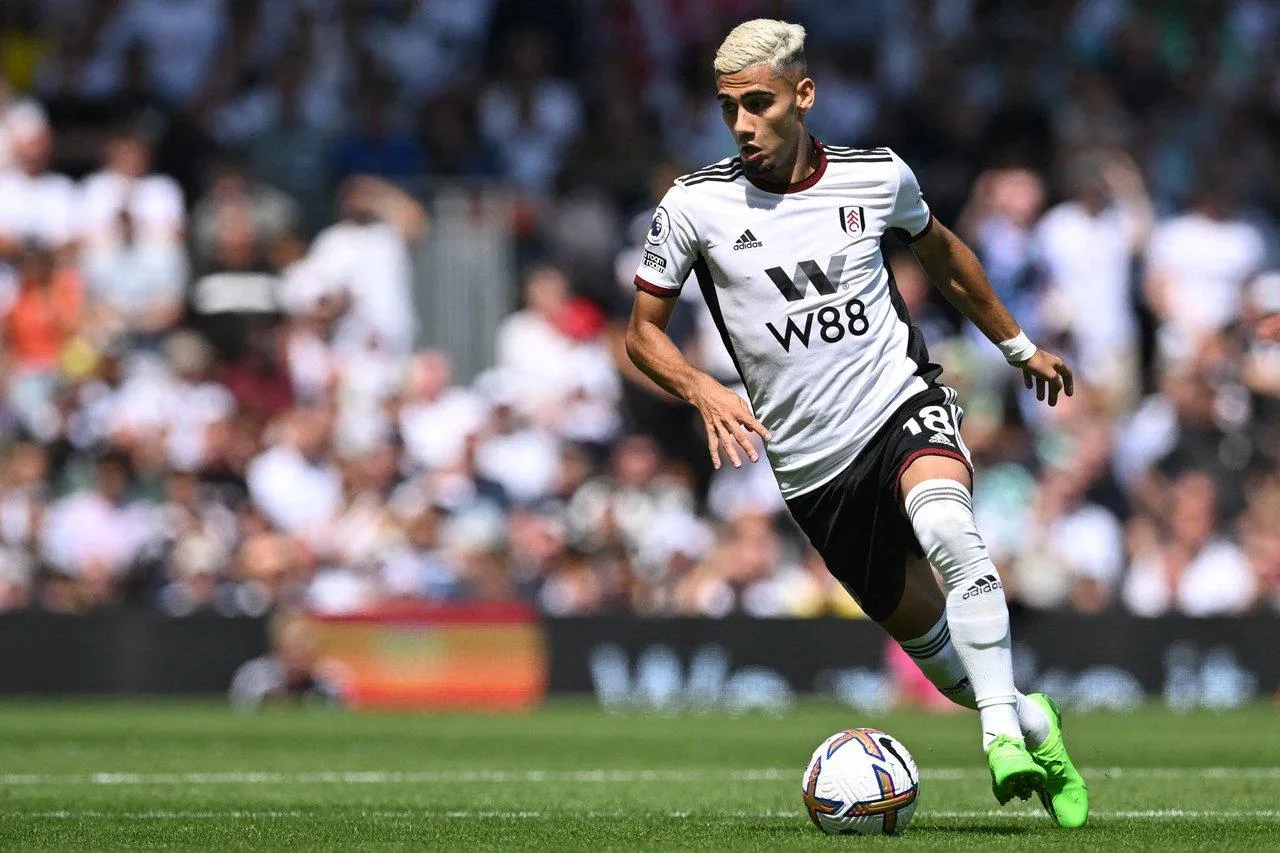 O meia Andreas Pereira, ex-Flamengo, foi um dos reforços do Fulham para a temporada 2022-2023