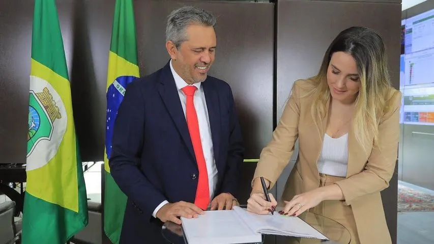 Vice-governadora, Jade Romero assumiu a chefia do Executivo estadual durante viagem do governador Elmano de Freitas (PT)