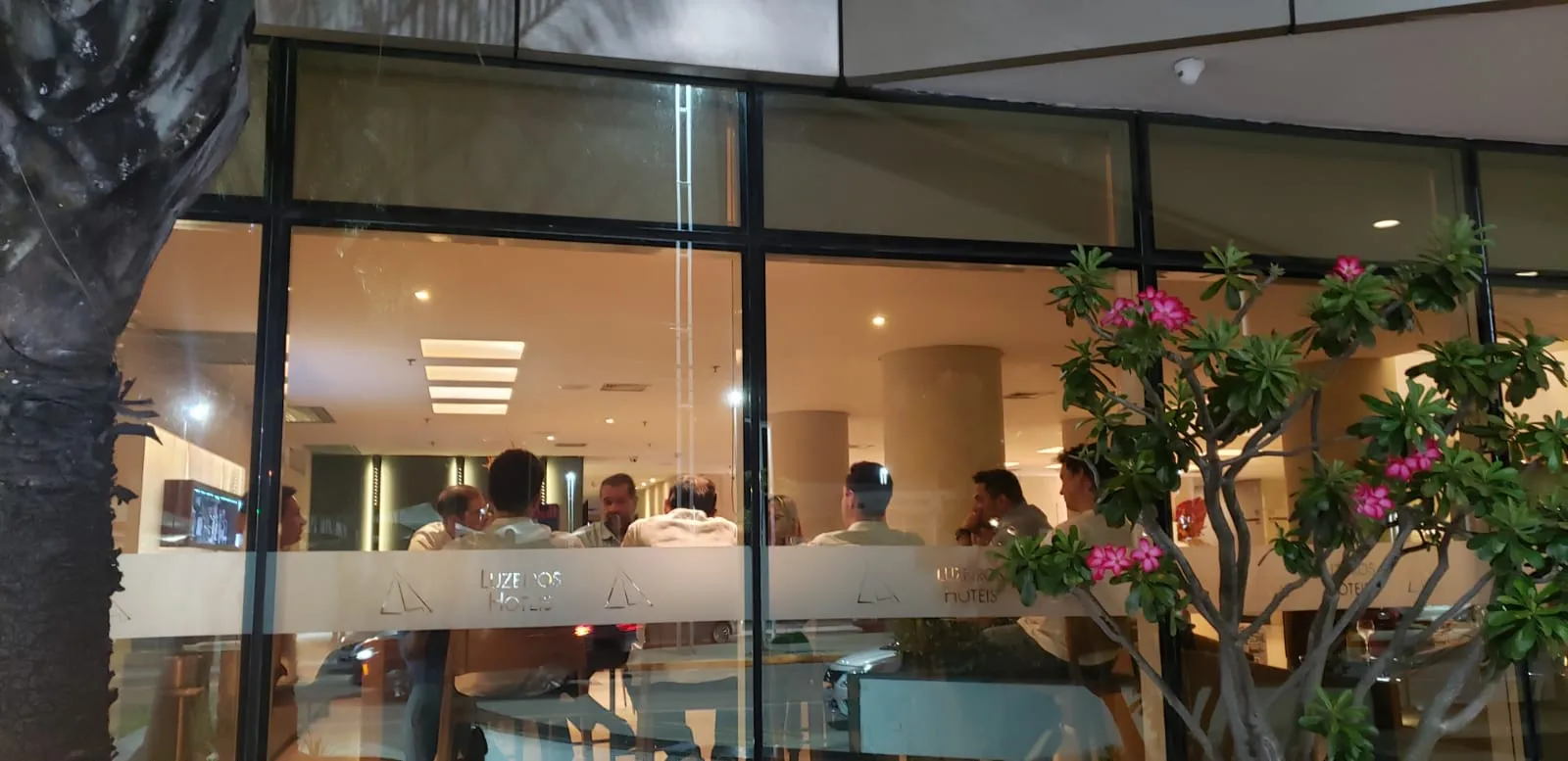 Carlos Lupi está reunido com pedetistas em hotel em Fortaleza