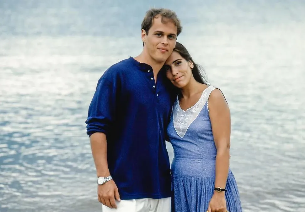 Em Mulheres de Areia, Ruth (Gloria Pires) é apaixonada por Marcos (Guilherme Fontes)