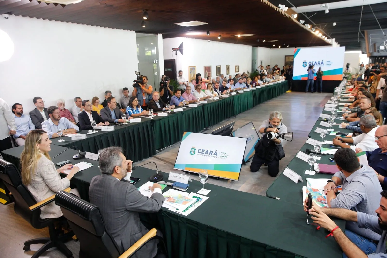 Governador reuniu secretárias para fazer avaliação dos seis primeiros meses de gestão