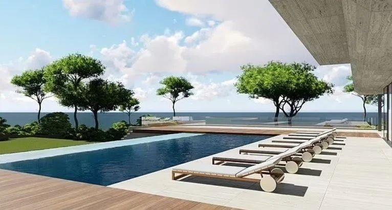 Piscina é um dos atrativos da mansão