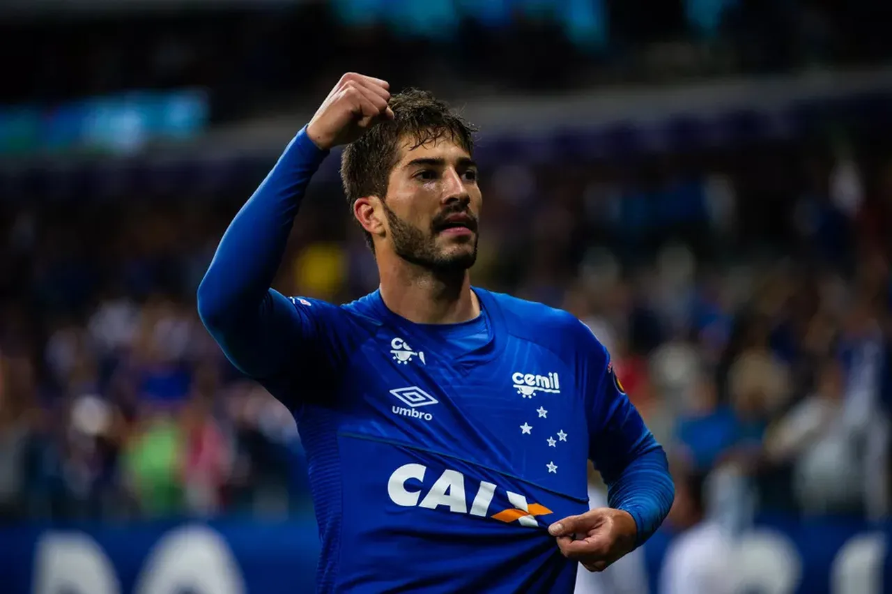 Lucas Silva retorna ao Cruzeiro para sequência da Série A
