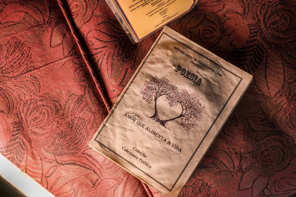 Livro de estreia de dona Neide foi lançado na Bienal do Livro do Ceará, em 2019