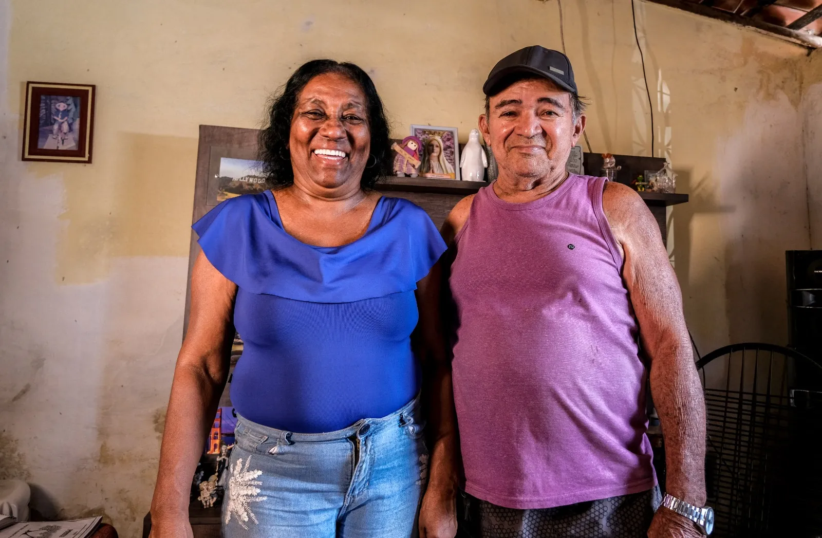 Dona Neide e o esposo, Manoel Ferreira Lima, dividem a casa e as inspirações poéticas