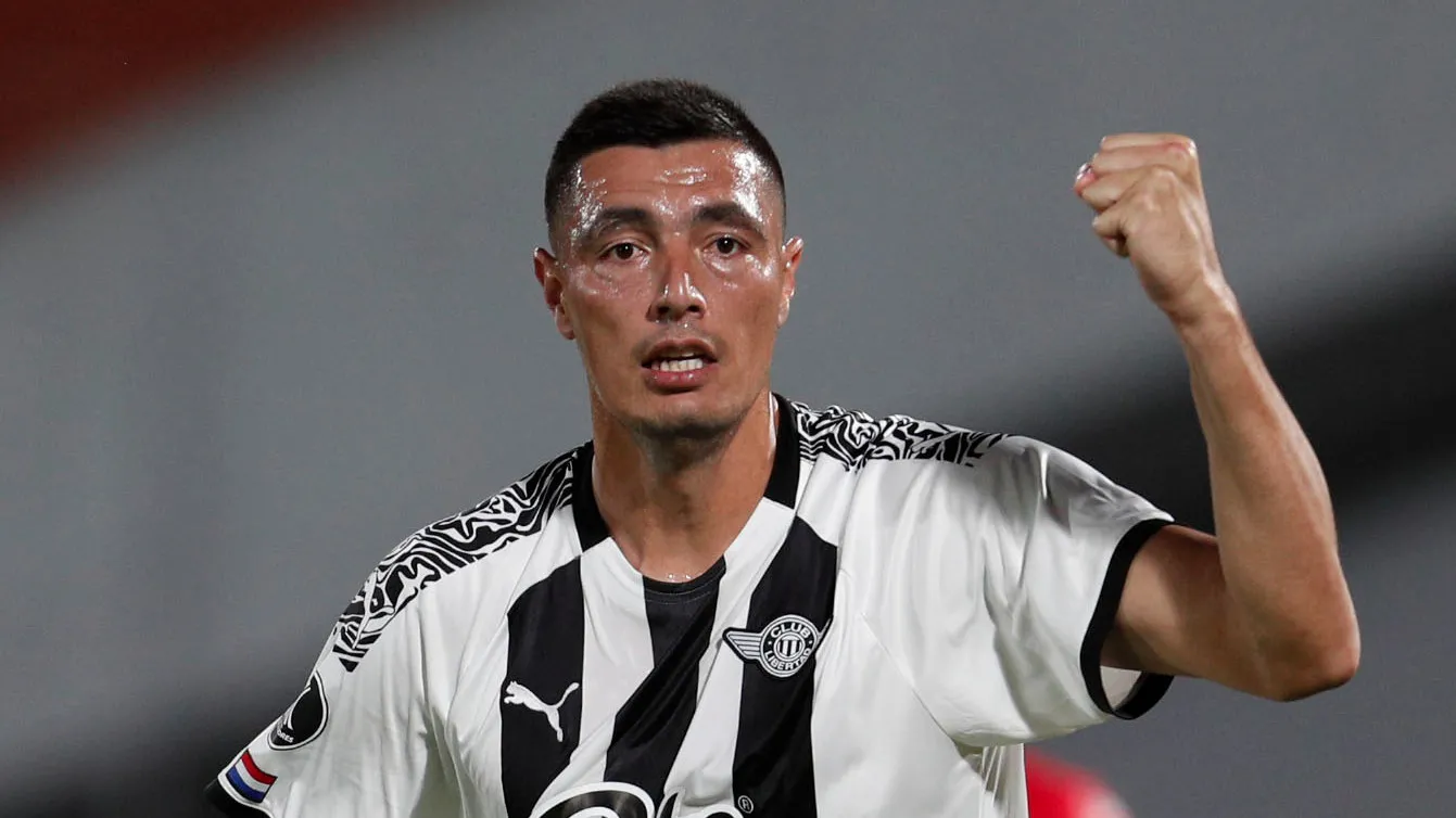 O atacante Óscar Cardozo é o artilheiro do Libertad na temporada, com 16 gols