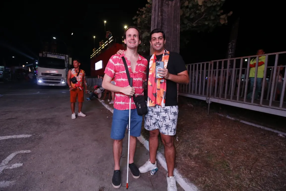Influenciador Fernando Campos e o marido curtiram o bloco da Ludmilla nesta primeira noite de Fortal