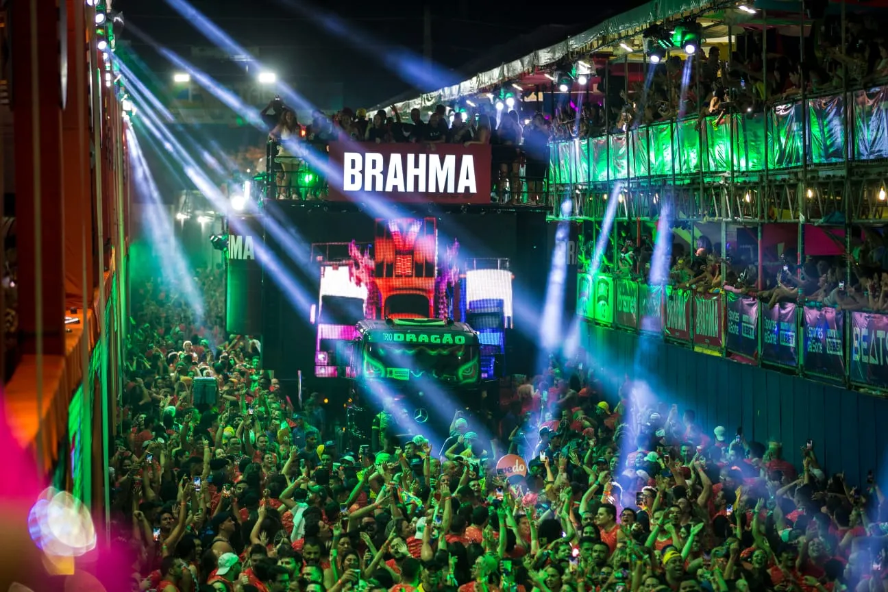 Bloco Brahma é comandado por Durval Lélys