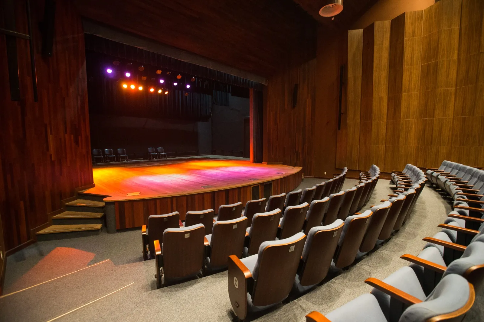 Cineteatro com 181 lugares é palco para espetáculos e shows na Caixa Cultural Fortaleza