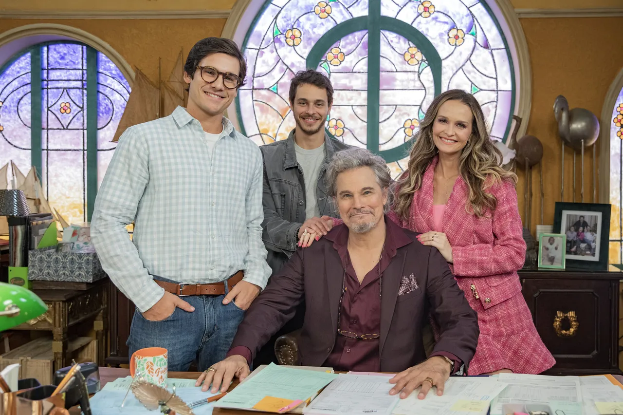 Edson Celulari retorna às novelas na pele do dono da Fuzuê, pai de Miguel (Nícolas Prattes)