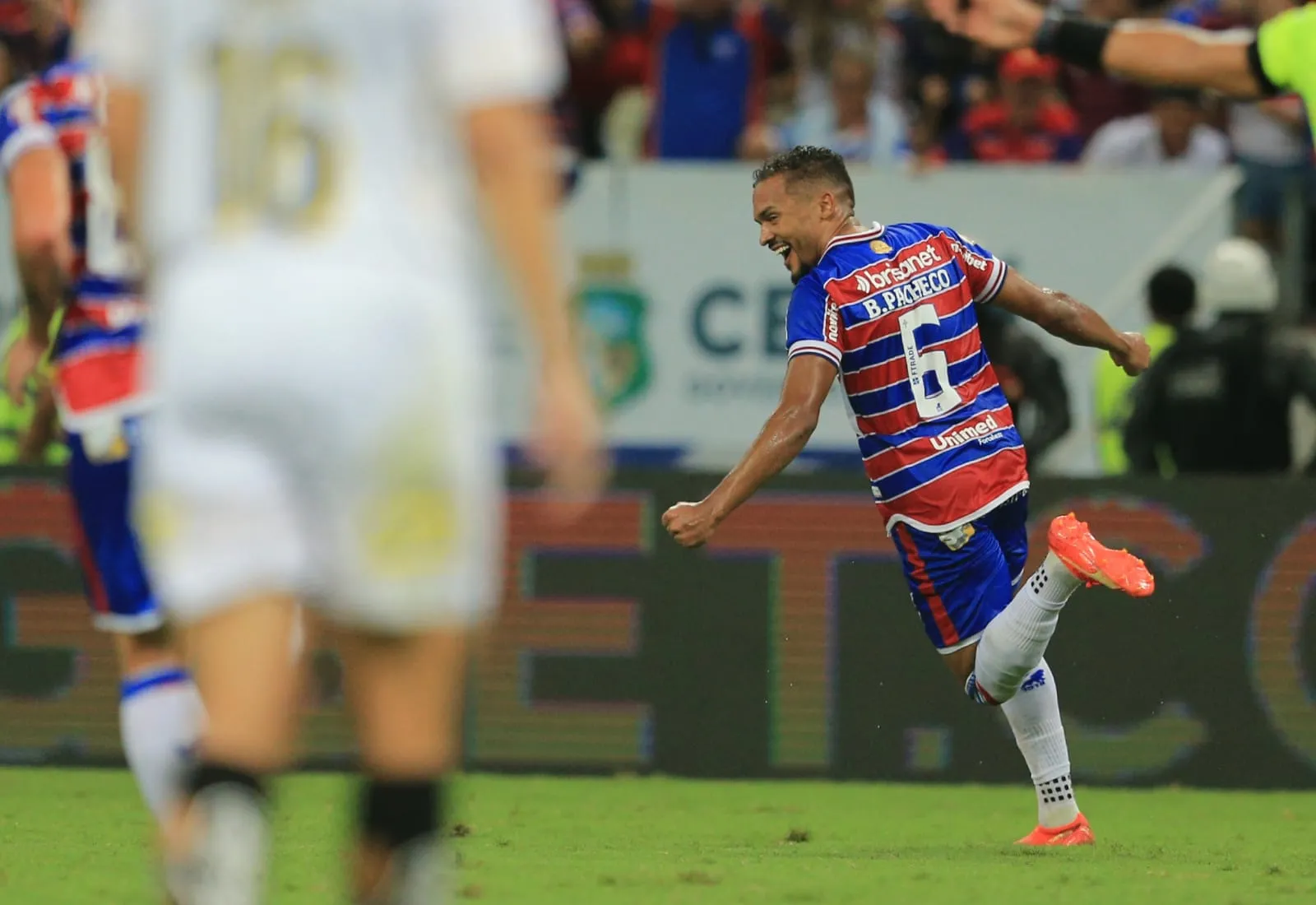 Bruno Pacheco fechou o placar para o Fortaleza com um gol na reta final