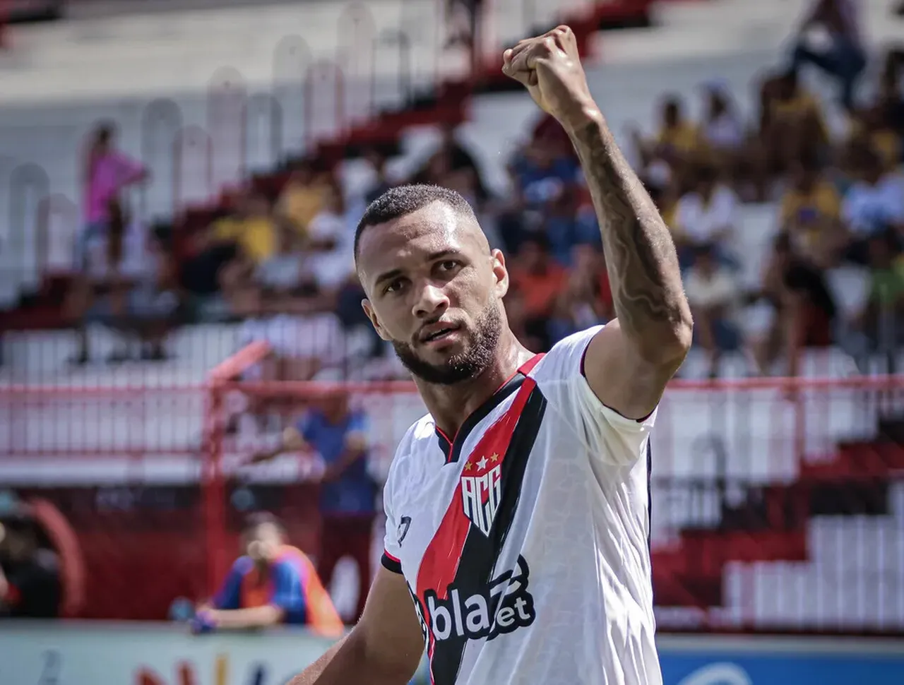 Revelado pelo Fortaleza, Gustavo Coutinho é o artilheiro da Série B de 2023 com o Atlético-GO