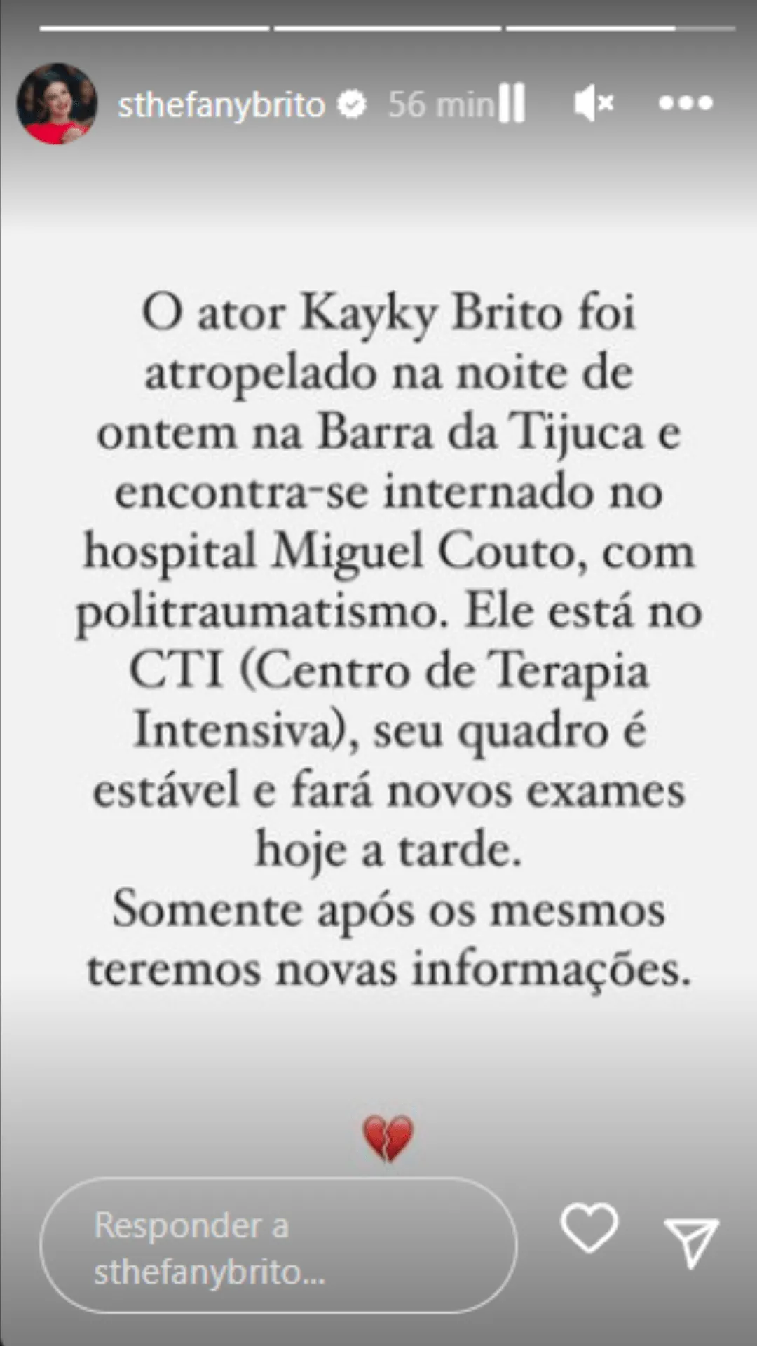 Sthefany Brito pelas redes sociais.
