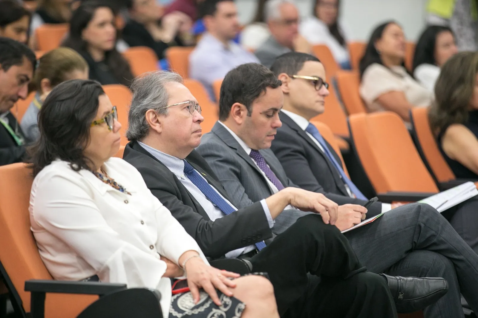 Secretário da Fazenda e procurador-geral do Estado acompanharam sessão