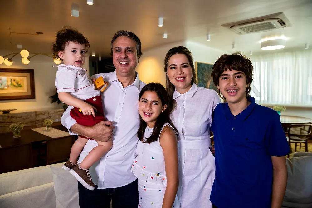 Camilo e Onélia com os filhos José, Luísa e Pedro