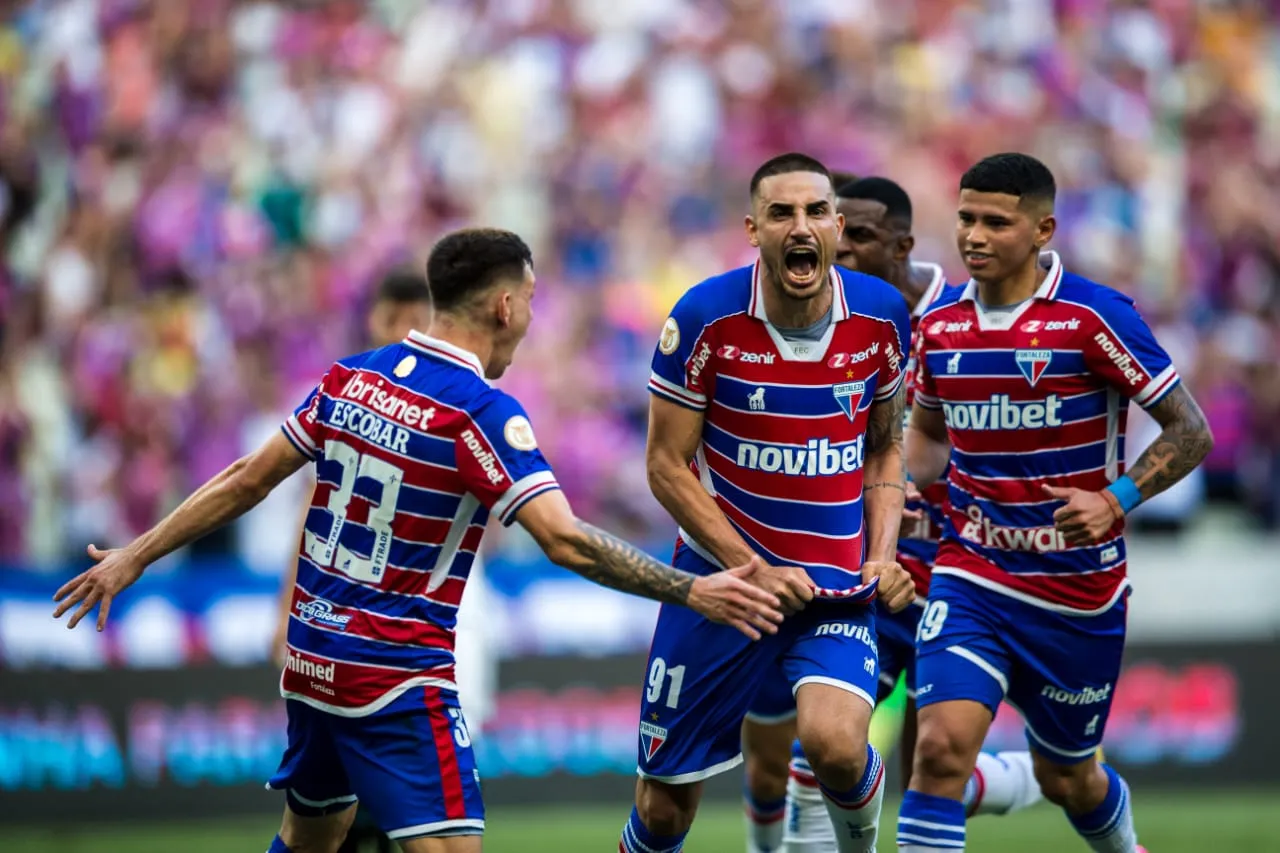 Thiago Galhardo marcou o gol do Fortaleza em cobrança de pênalti