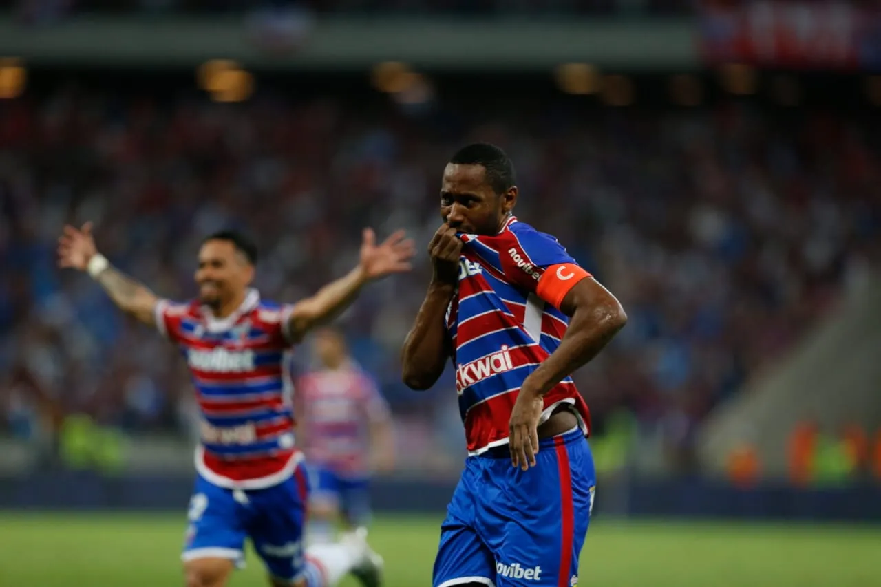 Tinga marcou um dos gols da classificação do Fortaleza à final da Copa Sul-Americana