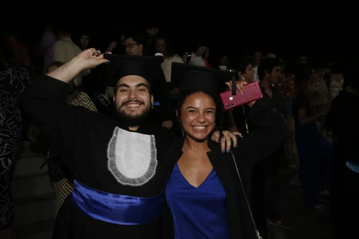 Lorena Carvalho, 24, e Eduardo Lins, 25, do curso de Publicidade
