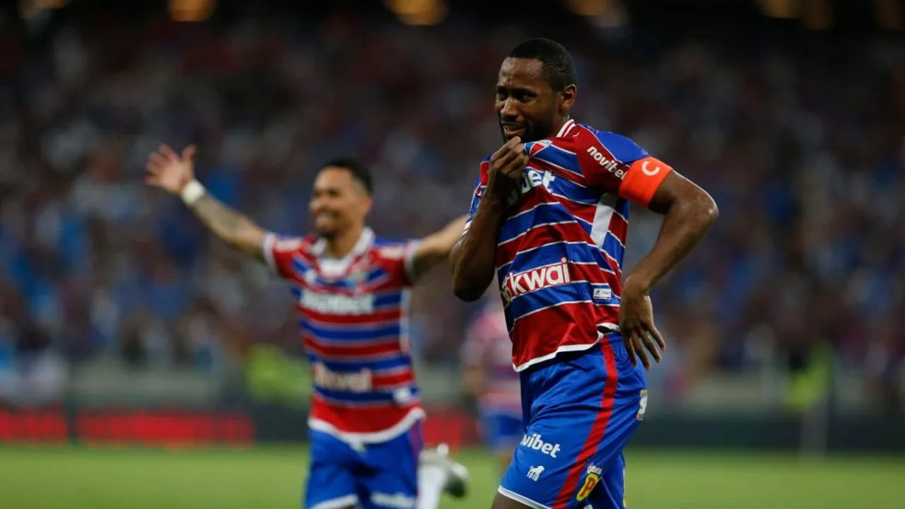Tinga marcou um dos gols da vitória do Fortaleza que classificou para a final da Copa Sul-Americana