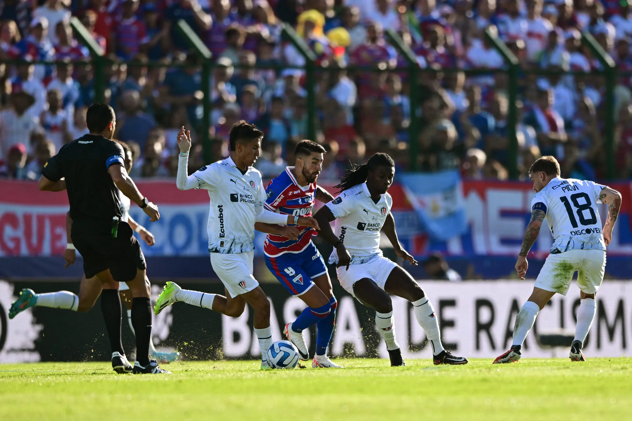 Fortaleza e LDU na final da Sul-Americana