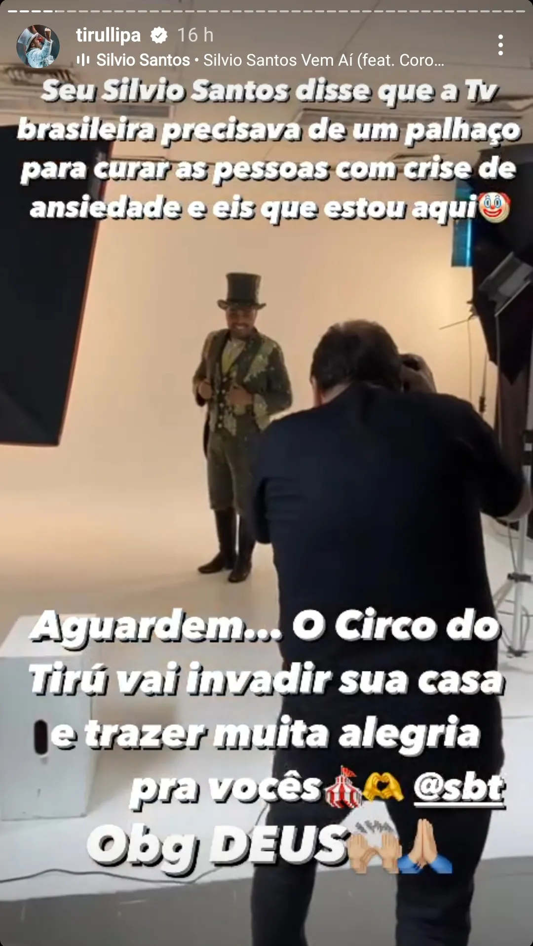 Humorista apareceu caracterizado como mágico nos stories