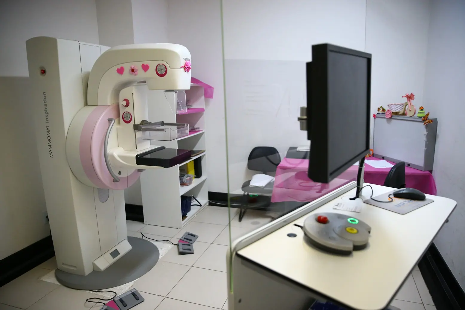 APARELHO DE MAMOGRAFIA DO HOSPITAL DA MULHER. Descritores: MAMÓGRAFO. 14 DE MARÇO DED 2019