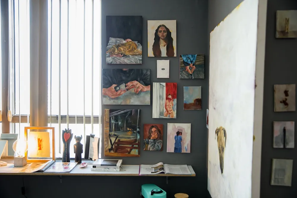 Segundo Alice, talvez os principais acontecimentos em um ateliê sejam o que se desenrola no cotidiano