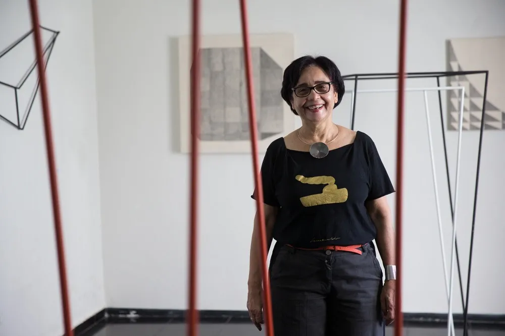 A curadora de arte Dodora Guimarães, viúva de Sérvulo Esmeraldo, preside o Instituto com nome do artista